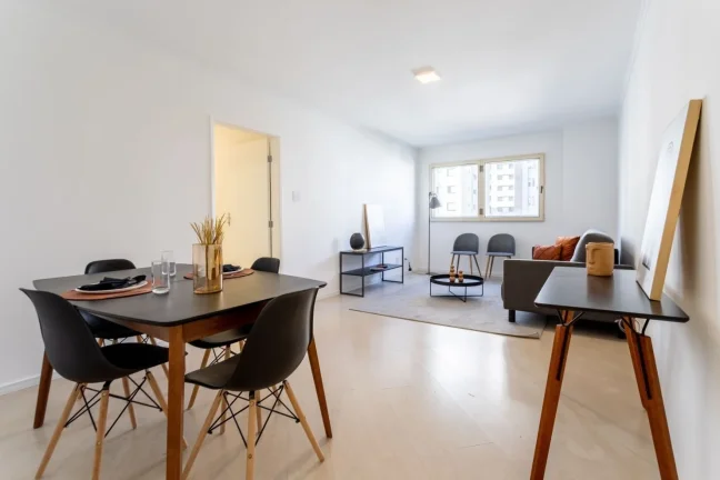 Imagem Apartamento 95M² Reformado, 3Q, 2 Banheiros, 1 Vaga.