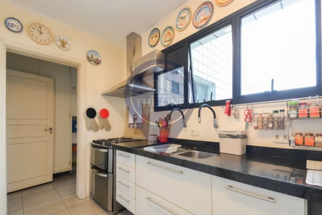 Imagem Apartamento à venda em Moema, São Paulo-SP, 3 quartos, 3 suítes, 2 salas, 3 banheiros, 3 vagas, 202m².