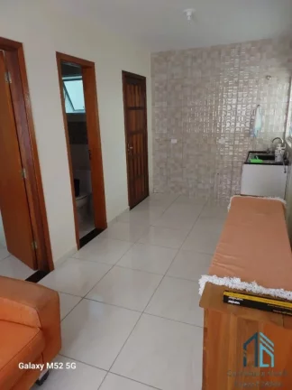Imagem Casa de alvenaria, nova, em condomínio, Semi Mobiliada no Bacacheri em Curitiba PR