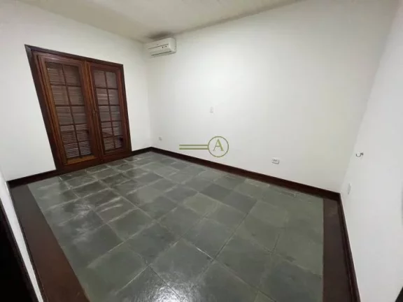 Imagem Sobrado alto padrão à venda no Centro Peruíbe/SP Localizada à 700m da praia