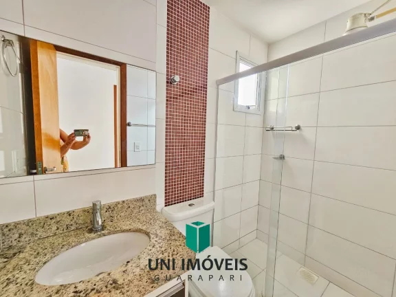 Imagem Oportunidade! Apto com vista lateral para o mar e prédio com área de lazer completa na quadra do mar.