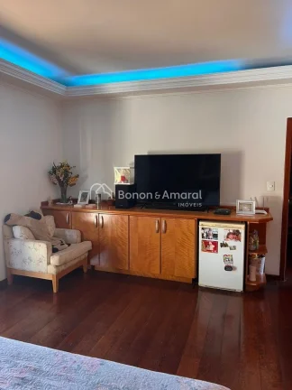 Imagem Terreno: 321 m²
Construção: 252 m²
Documentação: Totalmente regularizada

Características do ...