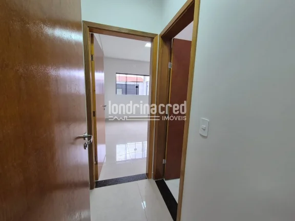 Imagem Casa com 2 quartos (1 suíte), planta bem distribuída, 2 vagas, 80m² construídos em terreno de 125m² na região sul de Londrina