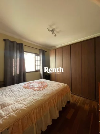 Imagem Casa com 5 dormitórios à venda, 360 m² por R$ 900.000 - Jardim Mirassol - Rio Claro/SP