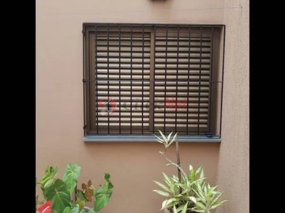 Imagem Linda casa térrea à venda com localização privilegiada no bairro Baeta Neves, São Bernardo do Campo com 2 dormitórios, 3 WC, 3 vagas, 176m².