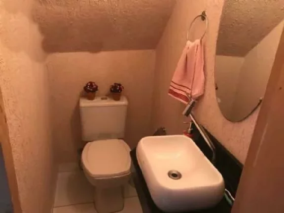 Imagem Sobrado com 3 Quartos e 3 banheiros à Venda, 237 m² por R$ 650.000