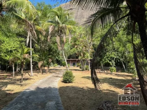 Imagem Casa Tipo Sítio em Itaocaia Valley, com Piscina e 2 anexos.