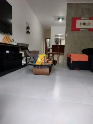 Imagem Linda Casa com 155mts² de área útil, 2 dormitórios amplos
