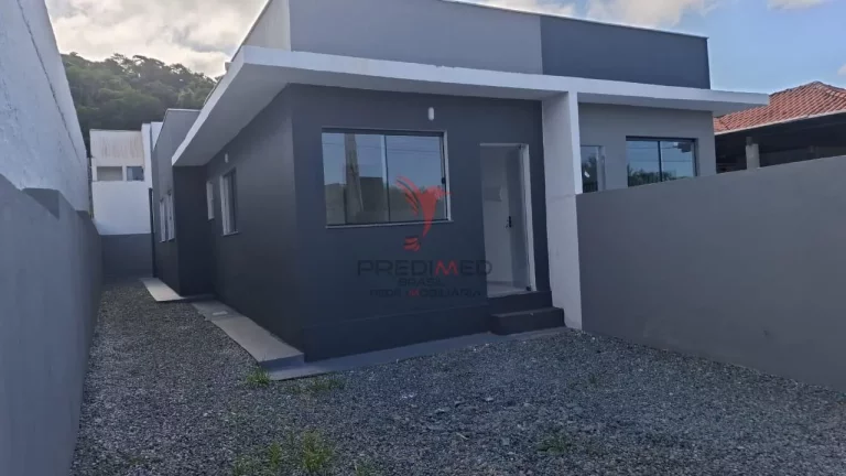 Imagem Casa no Litoral de SC. Pode financiar pelo MCMV. Analisa carro como parte de entrada