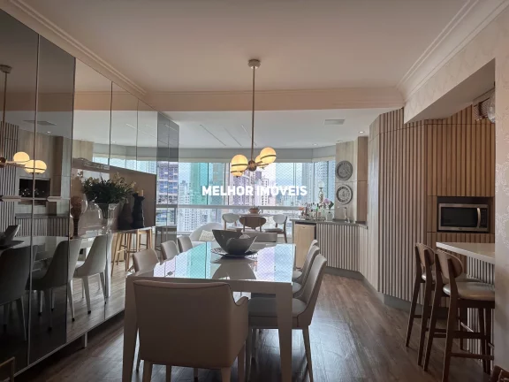 Imagem Apartamento á venda finamente mobiliado com 3 suítes, 2 vagas no centro Balneário Camboriú