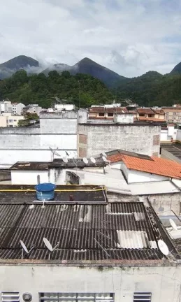 Imagem Cobertura para Venda em Nova Friburgo, Centro, 4 dormitórios, 1 suíte, 4 banheiros, 2 v