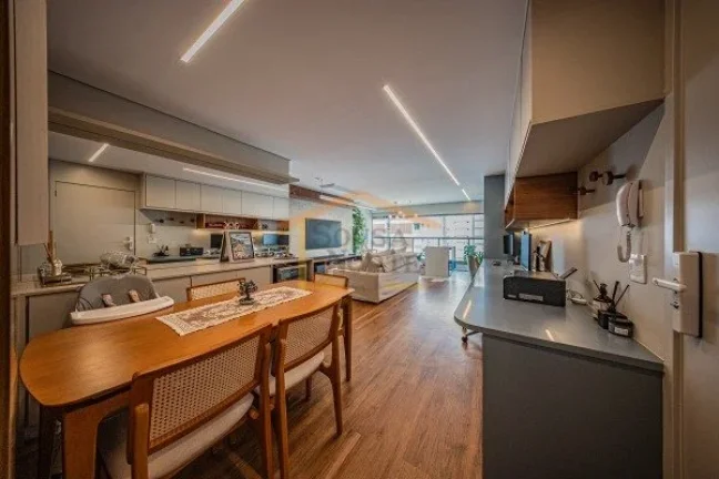 Imagem Apartamento com 109m², 2 dormitórios, sendo 2 suites, 3 banheiros no total e 2 vagas de garagem. P...