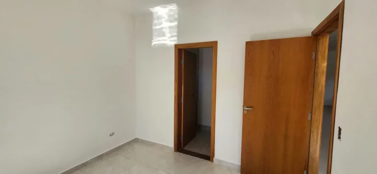 Imagem Casa à venda ou para alugar com 2 quartos, sendo 2 suítes, no condomínio Serra Verde, Atibaia - SP