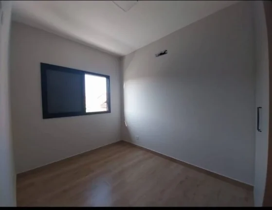 Imagem Casa Nova com fino acabamento com armários!!!