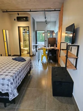 Imagem Loft de 37m2 com quintal há menos de 5 minutos a pé da praia Grande em Ubatuba!