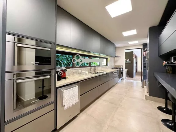 Imagem Cond.Vila de São Fernando casa impecável! Adega, gourmet, piscina, academia