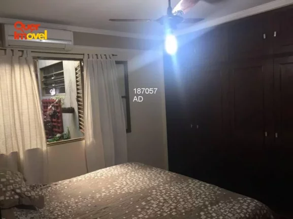Imagem Casa à venda no Jardim Paulistano, Ribeirão Preto-SP: 3 quartos, 1 suíte, 2 salas, 4 banheiros, 3 vagas de garagem. 206 m². Zona leste! Quer Imóvel Negócios Imobiliários.
