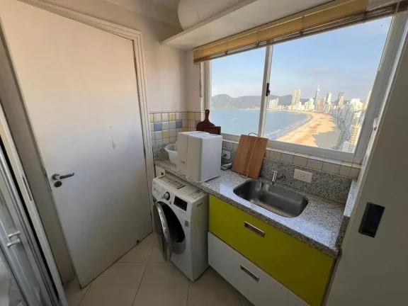 Imagem Apartamento frente mar com 3 suítes e 4 vagas de garagem em Balneário Camboriú