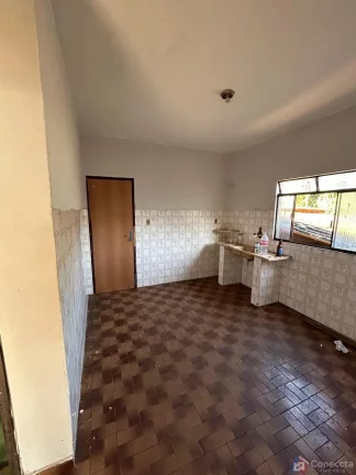 Imagem Casa à Venda no Jardim Paulistano em Patos de Minas – 2 Quartos, Garagem Coberta e Terreno Amplo