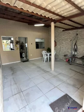 Imagem VENDO CASA DE 2/4 SENDO UMA SUITE