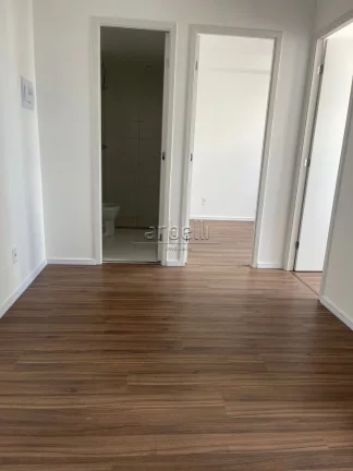 Imagem Apartamento com 2 dormitórios, sala conjugada com cozinha, varanda, banheiro, área de serviços, s...