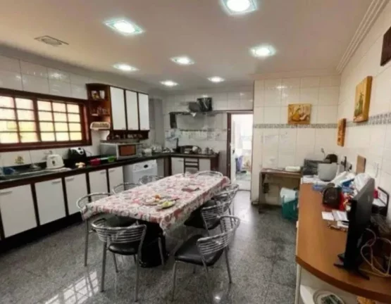 Imagem Belíssima casa com 5 dormitórios no Bairro Marapé-Venda e Locação!!!