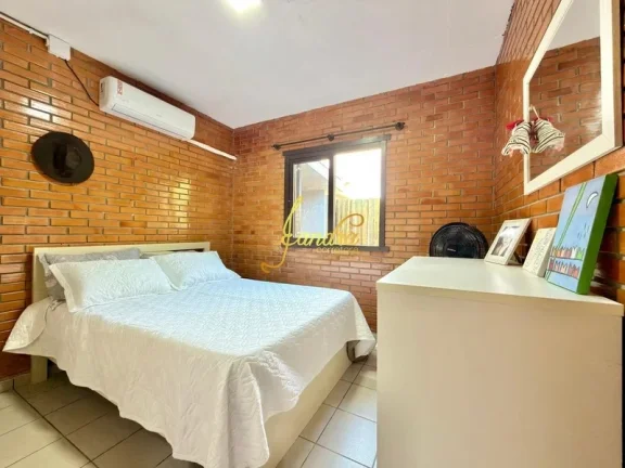 Imagem Casa de alvenaria 03 dorm com anexo centro perto do mar
