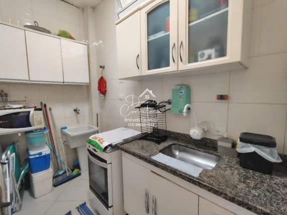 Imagem Oportunidade única: Apartamento Pitangueiras com sacada, vaga e vista para o mar - 1 quarto, 2 salas, 1 banheiro, 1 vaga de garagem, 52,00 m²!