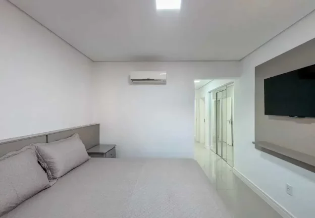 Imagem Apartamento com 3 suítes e 3 vagas - Centro de Balneário Camboriú/SC