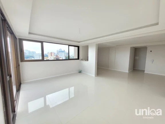 Cobertura para venda em Santa Maria 4 Dormitórios com 2 Vagas - Ed Bernadete Tam