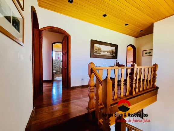 Imagem Casa a Venda na Região de Vila Capivari em Campos do Jordão - SP.