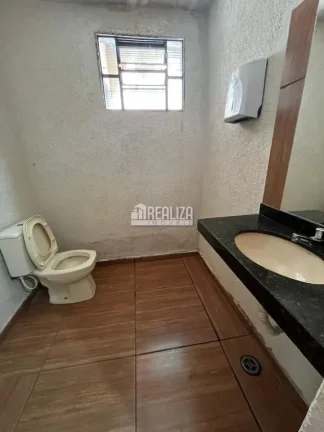 Imagem Ótima oportunidade! Espaço ideal para igreja já montada em Igarapava-SP, com todos os móveis necessários e equipamento de som completo.Estrutura completa para cultos, cursos e reuniões.