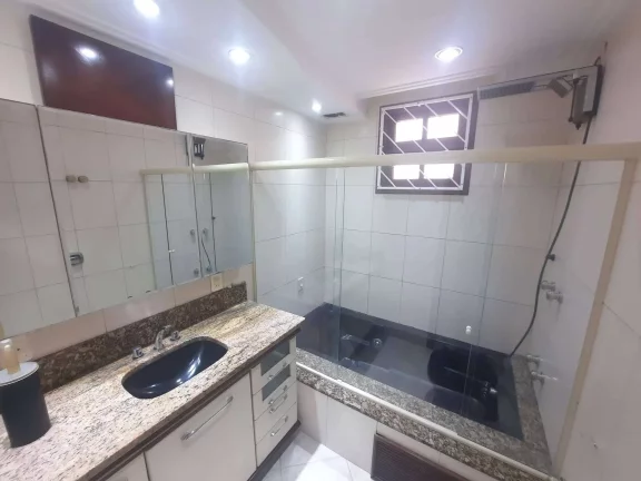Imagem Casa à Venda, 195 m2, 3 Dormitórios(1S), 4 Vagas , Itacorubi, Florianópolis/SC