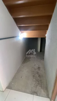 Imagem NOVAS Lojas de Esquina em rua movimentada no bairro Itapuã