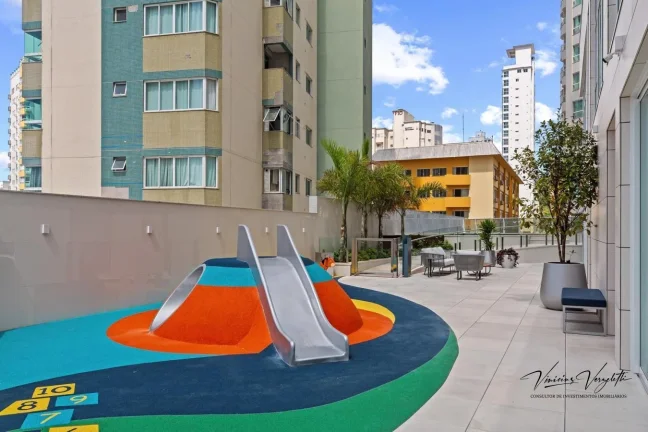 Imagem Apartamento 4 ou + dormitórios para Venda em Balneário Camboriú / SC no bairro Pioneiros