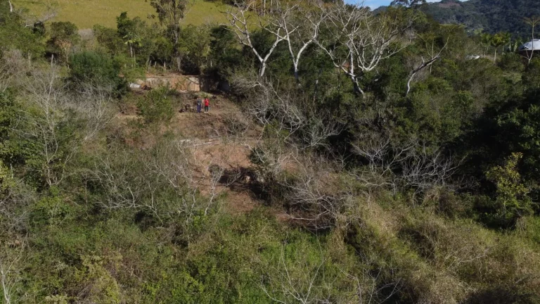 Imagem Terreno com Vista Privilegiada e Grande Potencial em Garopaba - Encantada / Serraria