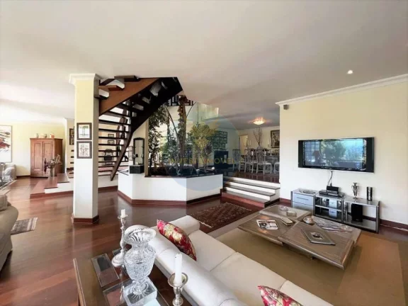 Imagem Casa em Condomínio a Venda no bairro Granja Viana - Carapicuíba, SP