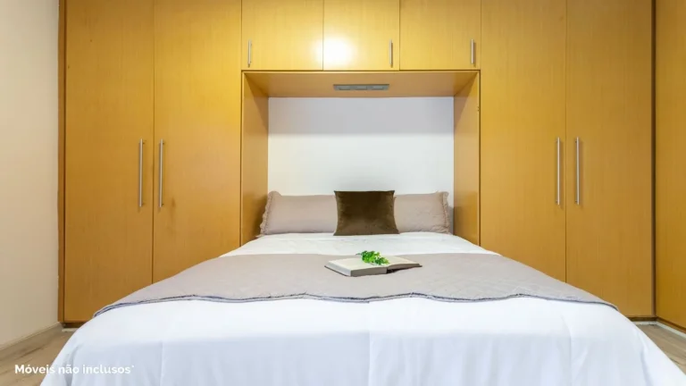 Imagem Apartamento 139M² Reformado, 4Q, 1 Suíte, 2 Banheiros, 2 Vagas, Varanda, Lavabo, Piscina, Salão de Festas e Jogos, Quadra, Portaria 24h, Sol da Manhã.