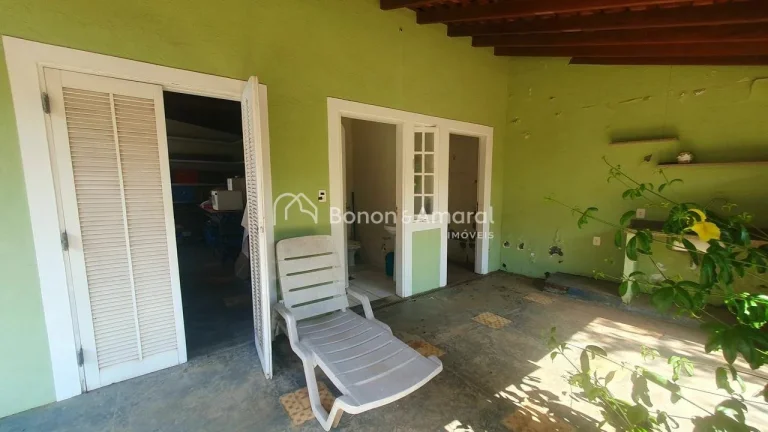 Imagem Oportunidade no San Conrado. Casa térrea em frente à praça, em terreno de 533m², com aproximadam...