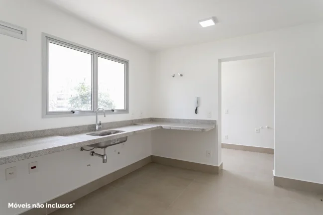 Imagem OPORTUNIDADE IMPERDÍVEL ! Apartamento 162M² Reformado, 3Q, 3 Suítes, 3 Banheiros, 3 Vagas, Piscina, Jardim.