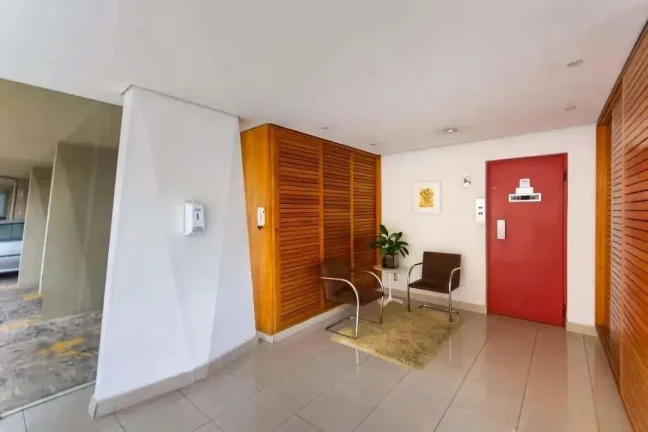 Imagem Apartamento a venda totalmente mobiliado com 3 dormitórios (1 suíte) e 1 vaga na Vila Olímpia, São Paulo