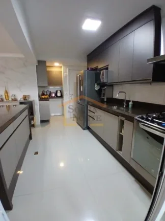 Imagem Apto 145m², 3 suítes, sala ampla, lavabo, sacada com churrasqueira, cozinha americana, área de se...