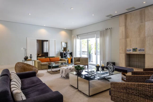 Imagem Casa Alto Padrão Linda no Resid. 12, 1100m², 4 amplas suítes