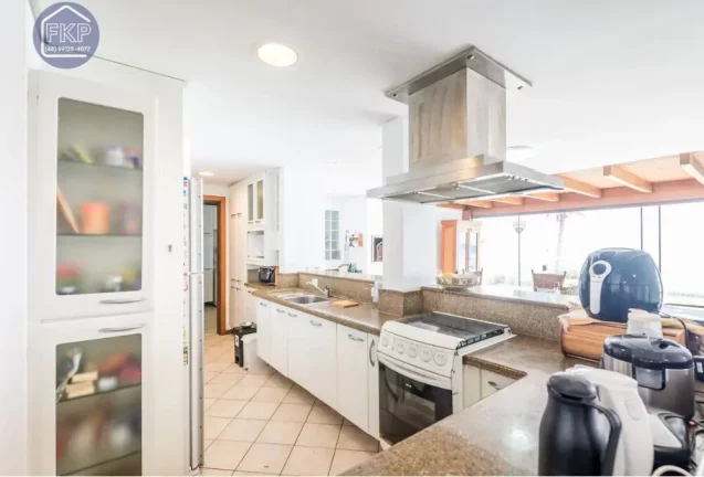 Imagem Casa com 4 dormitórios frente mar!