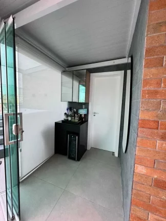 Imagem Cobertura duplex com 3 dormitórios sendo 1 suíte e 2 vagas de garagem em Mariscal/SC
