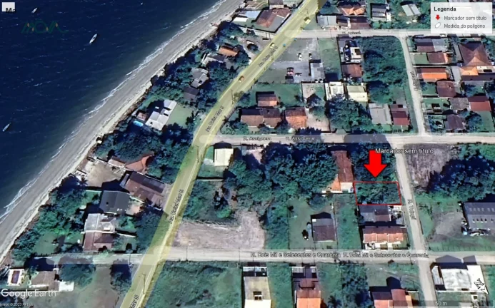 Imagem EXCELENTE terreno, aterrado e cercado. Pronto para construir, aproximadamente 200 metros da praia