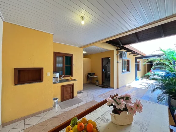 Imagem Casa à venda em Porto Alegre, Santana, com 3 quartos, 210m2