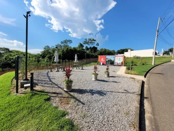Imagem Casa à Venda com 450m², 3 dormitórios, 3 suítes, 1 sala e 4 vagas!!!