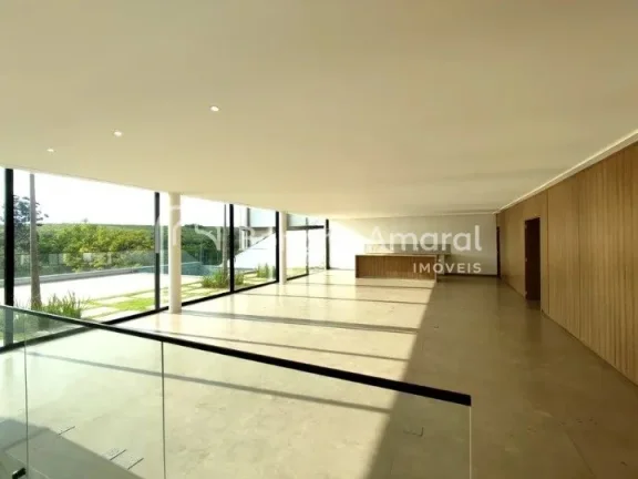 Imagem Maravilhosa casa em condomínio fechado, moderna, integrada, ampla e com vista para a reserva Alphav...