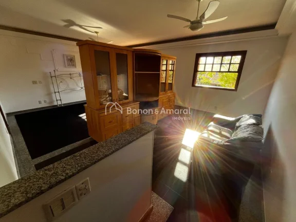 Imagem Casa de 600 m², com 3 entradas separadas (principal, sala da lareira e serviço). Com 5 suítes, se...